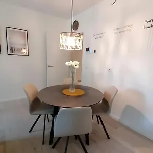 Appartement Bartine - Modern And Spacious Flat Near The Sea, Free Parking Space Oostende